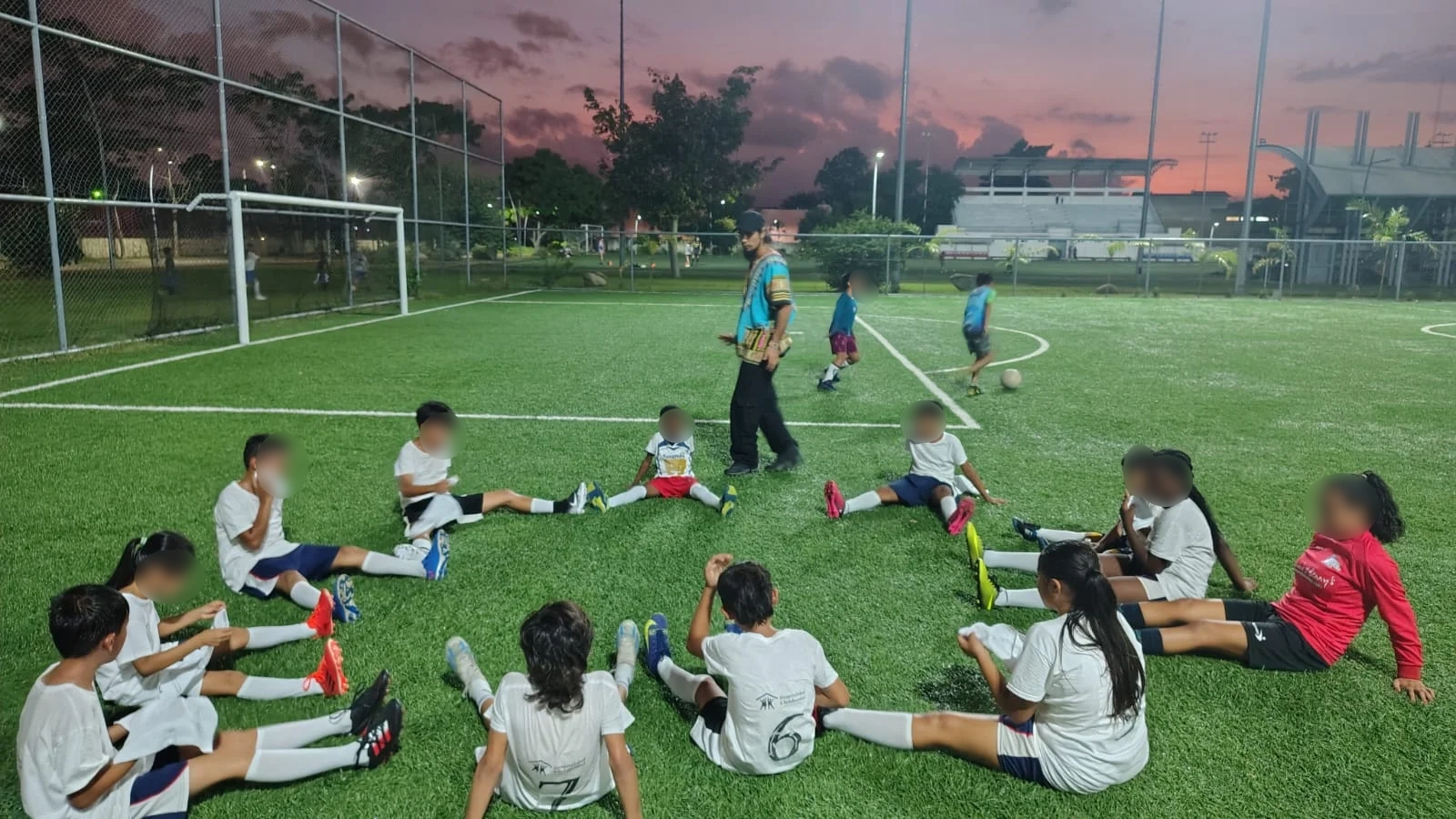 Internacionales Jr HyS gallery image